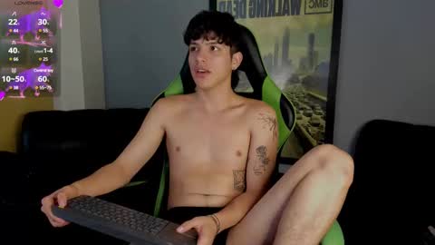 Snapshot of axelraven chatting on December 2024 04:28:01 PM Axel Raven online show from December 2024 04:28:01 PM