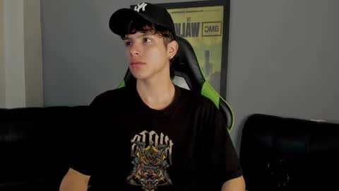 Snapshot of axelraven chatting on December 2024 02:15:01 PM Axel Raven online show from December 2024 02:15:01 PM