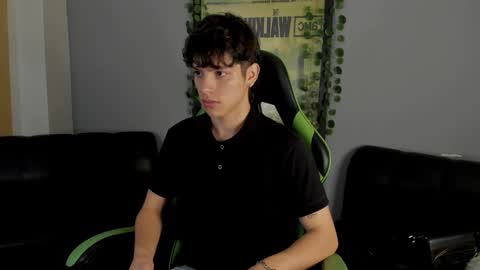 Snapshot of axelraven chatting on December 2024 02:22:01 PM Axel Raven online show from December 2024 02:22:01 PM