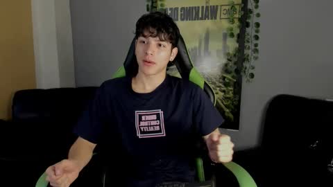 Snapshot of axelraven chatting on December 2024 01:39:01 PM Axel Raven online show from December 2024 01:39:01 PM