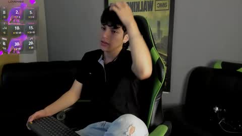 Snapshot of axelraven chatting on December 2024 01:22:01 PM Axel Raven online show from December 2024 01:22:01 PM