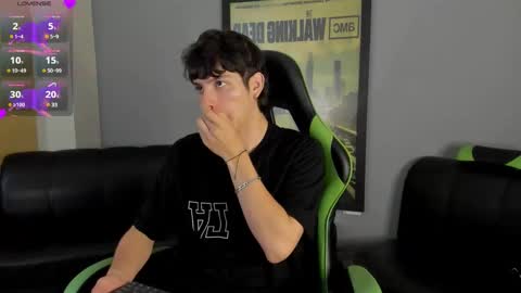 Snapshot of axelraven chatting on December 2024 02:28:01 PM Axel Raven online show from December 2024 02:28:01 PM