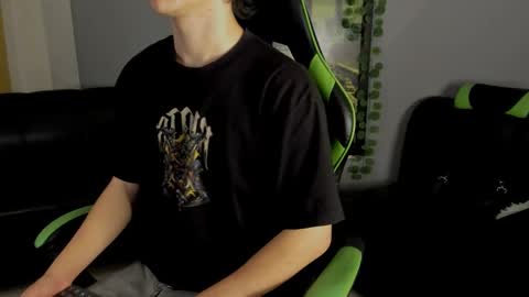 Snapshot of axelraven chatting on December 2024 02:22:02 PM Axel Raven online show from December 2024 02:22:02 PM