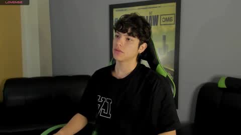 Snapshot of axelraven chatting on January 2025 02:02:02 PM Axel Raven online show from January 2025 02:02:02 PM