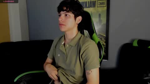 Snapshot of axelraven chatting on January 2025 01:36:02 PM Axel Raven online show from January 2025 01:36:02 PM