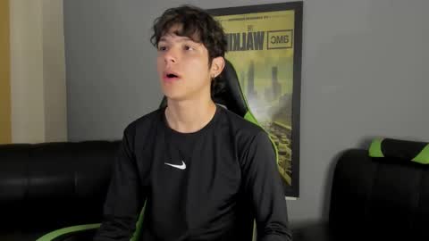 Snapshot of axelraven chatting on January 2025 01:35:01 PM Axel Raven online show from January 2025 01:35:01 PM