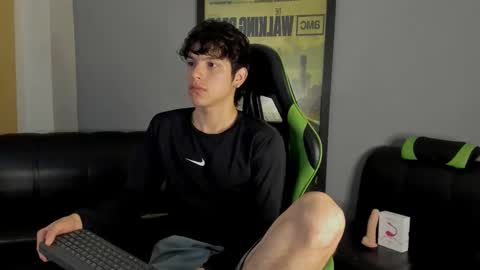 Snapshot of axelraven chatting on January 2025 12:58:01 PM Axel Raven online show from January 2025 12:58:01 PM