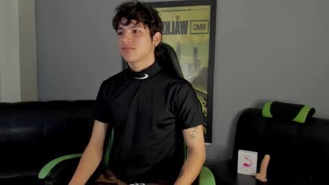 Snapshot of axelraven chatting on January 2025 04:30:02 PM Axel Raven online show from January 2025 04:30:02 PM