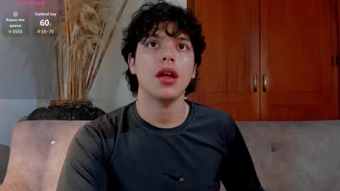 Snapshot of axelraven chatting on October 2025 07:45:01 PM Axel Raven online show from October 2025 07:45:01 PM