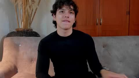 Snapshot of axelraven chatting on October 2025 07:37:01 PM Axel Raven online show from October 2025 07:37:01 PM