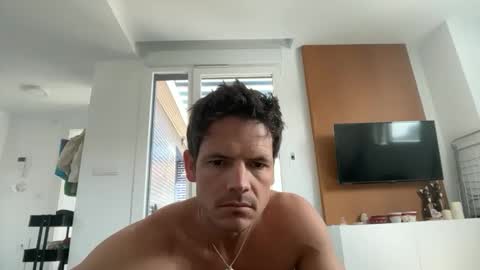 Axel Shore online show from April 2026 09:58:01 AM