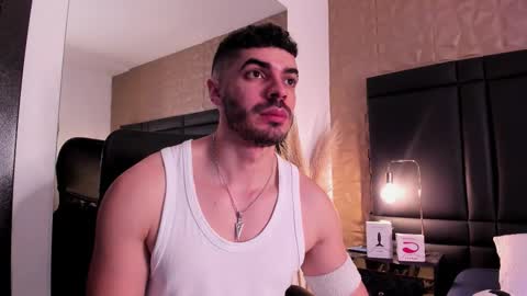 Snapshot of axelthompsom chatting on November 2025 11:21:02 AM Axel Thompsom online show from November 2025 11:21:02 AM