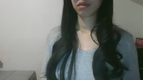 Snapshot of axuepetitt chatting on December 2024 09:58:02 PM axue online show from December 2024 09:58:02 PM