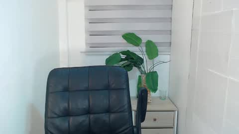 Snapshot of ayalvrs18 chatting on February 2025 06:53:02 AM ayalvrs18 online show from February 2025 06:53:02 AM