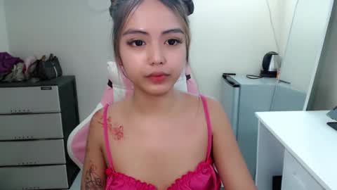 Snapshot of ayalvrs18 chatting on October 2025 02:57:01 PM ayalvrs18 online show from October 2025 02:57:01 PM