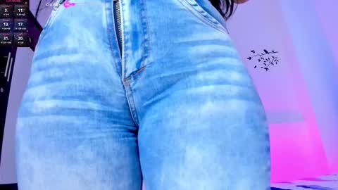 Mariana online show from December 2025 10:28:02 PM