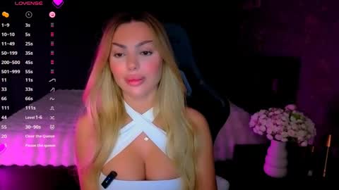  Ayla Demir  online show from April 2026 09:39:33 PM