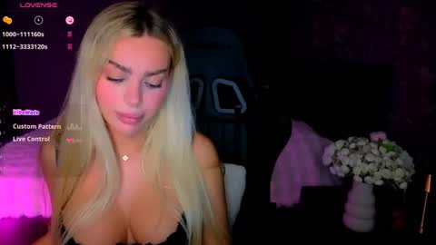 Snapshot of ayla_demir chatting on June 2026 08:14:01 PM Ayla Demir online show from June 2026 08:14:01 PM