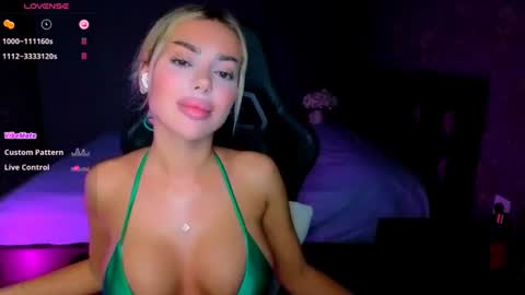 Snapshot of ayla_demir chatting on July 2026 08:11:02 PM Ayla Demir online show from July 2026 08:11:02 PM