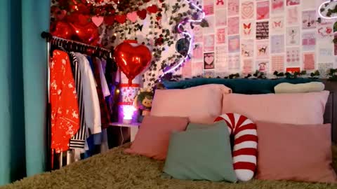 Ayla hill online show from March 2026 04:18:01 AM