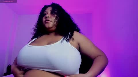 Snapshot of ayliinn_ chatting on October 2025 04:02:01 AM Ayliinn online show from October 2025 04:02:01 AM