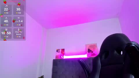 Snapshot of ayliinn_ chatting on November 2025 02:57:02 AM Ayliinn online show from November 2025 02:57:02 AM