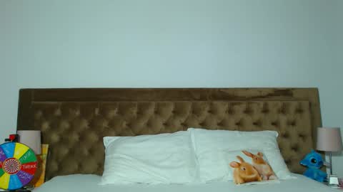 Aylin online show from January 2026 05:44:02 AM