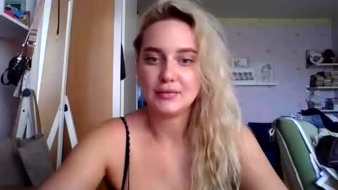 Snapshot of aylinn9999 chatting on July 2026 02:08:02 PM aylinn9999 online show from July 2026 02:08:02 PM