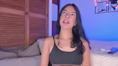Aylin  online show from October 2025 01:21:01 PM