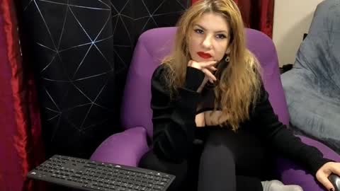 Snapshot of aymarsensual chatting on February 2025 07:53:01 PM Dominatrix Queen online show from February 2025 07:53:01 PM