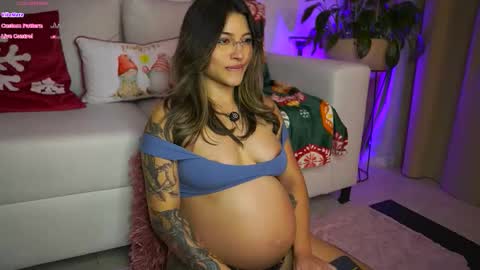 Ayra L online show from November 2025 01:48:01 AM