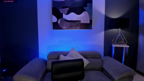 Ayshel online show from December 2025 05:51:01 PM