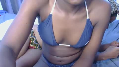 Snapshot of azalea46 chatting on November 2025 06:59:02 AM Azalea online show from November 2025 06:59:02 AM