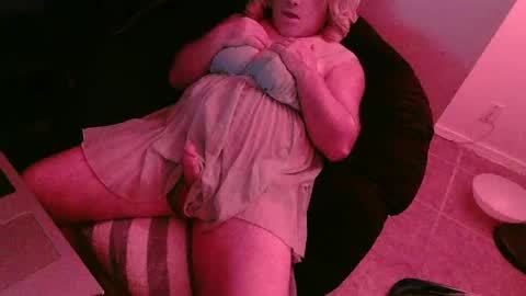 Snapshot of azbritneycd chatting on June 2026 05:33:02 AM AZBritneyCD online show from June 2026 05:33:02 AM