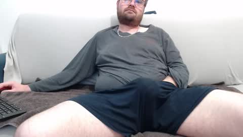 Azer online show from October 2025 08:23:02 AM