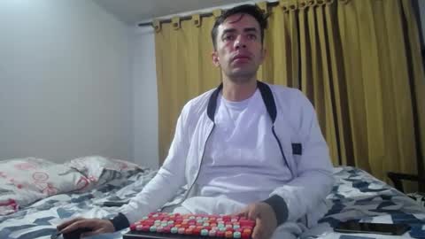 Snapshot of aziel_xxx chatting on February 2025 02:14:01 AM AZIEL online show from February 2025 02:14:01 AM