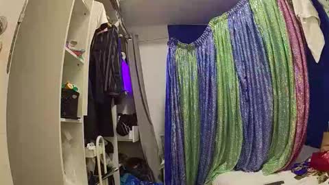 Snapshot of azrielmunster chatting on January 2026 11:08:01 PM Azriel Munster Exhib online show from January 2026 11:08:01 PM