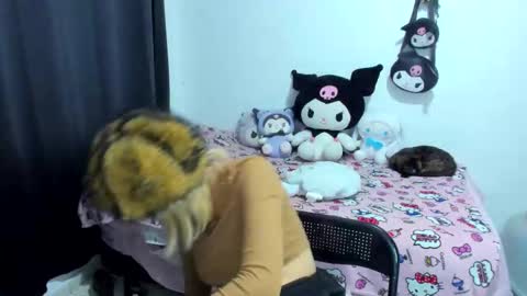 Azu Moure online show from November 2025 12:54:01 AM