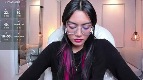 Azura online show from September 2025 07:37:02 PM