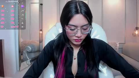 Azura online show from October 2025 07:22:01 PM