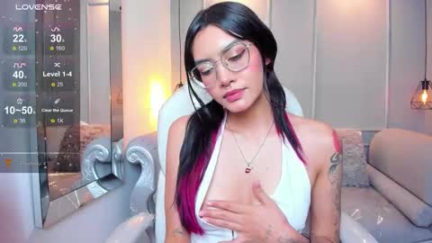 Azura online show from November 2025 08:33:02 PM