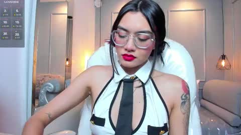 Azura online show from December 2025 07:44:01 PM