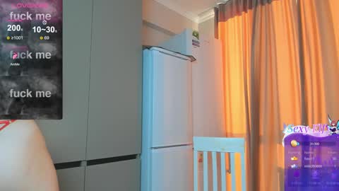 Snapshot of azure_moon chatting on December 2024 10:26:02 AM azure_moon online show from December 2024 10:26:02 AM