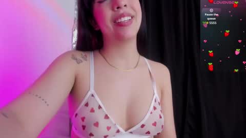 Queen B online show from October 2025 05:54:01 PM