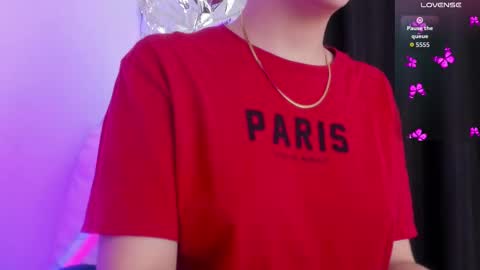 Queen B online show from October 2025 05:15:02 PM