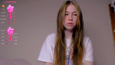 Snapshot of baby_girl_0001 chatting on February 2025 11:48:02 PM Kira online show from February 2025 11:48:02 PM