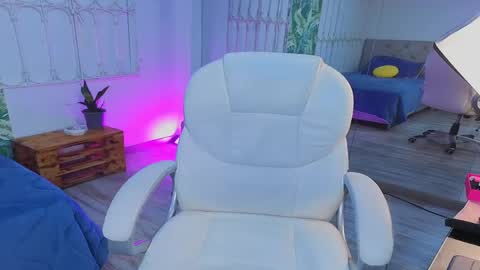 Snapshot of baby_julieta00 chatting on May 2026 04:18:01 AM Julieta online show from May 2026 04:18:01 AM