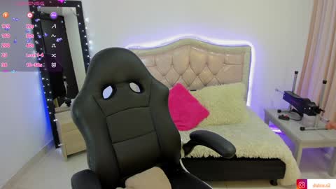 Dulce  Stefa  online show from January 2025 10:43:01 AM