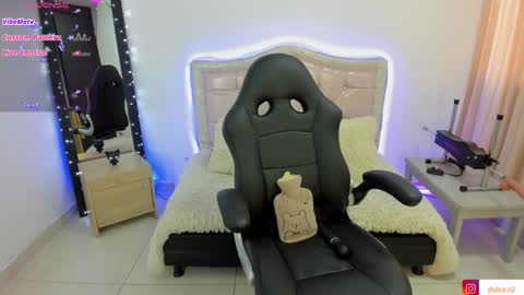 Dulce  Stefa  online show from January 2025 01:48:02 PM