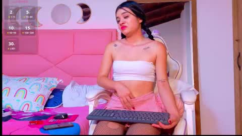 mia online show from December 2025 07:53:02 PM